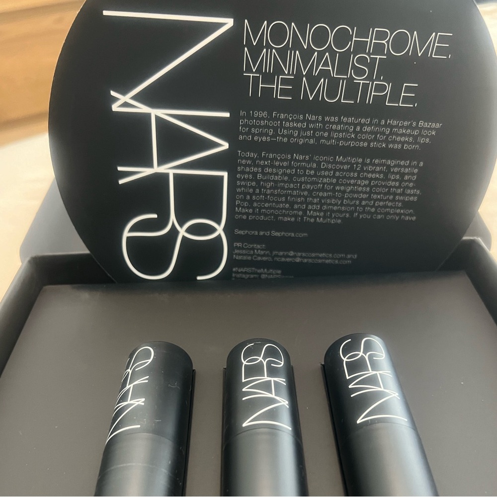 New! NARS Monochrome Minimalist The Multiple